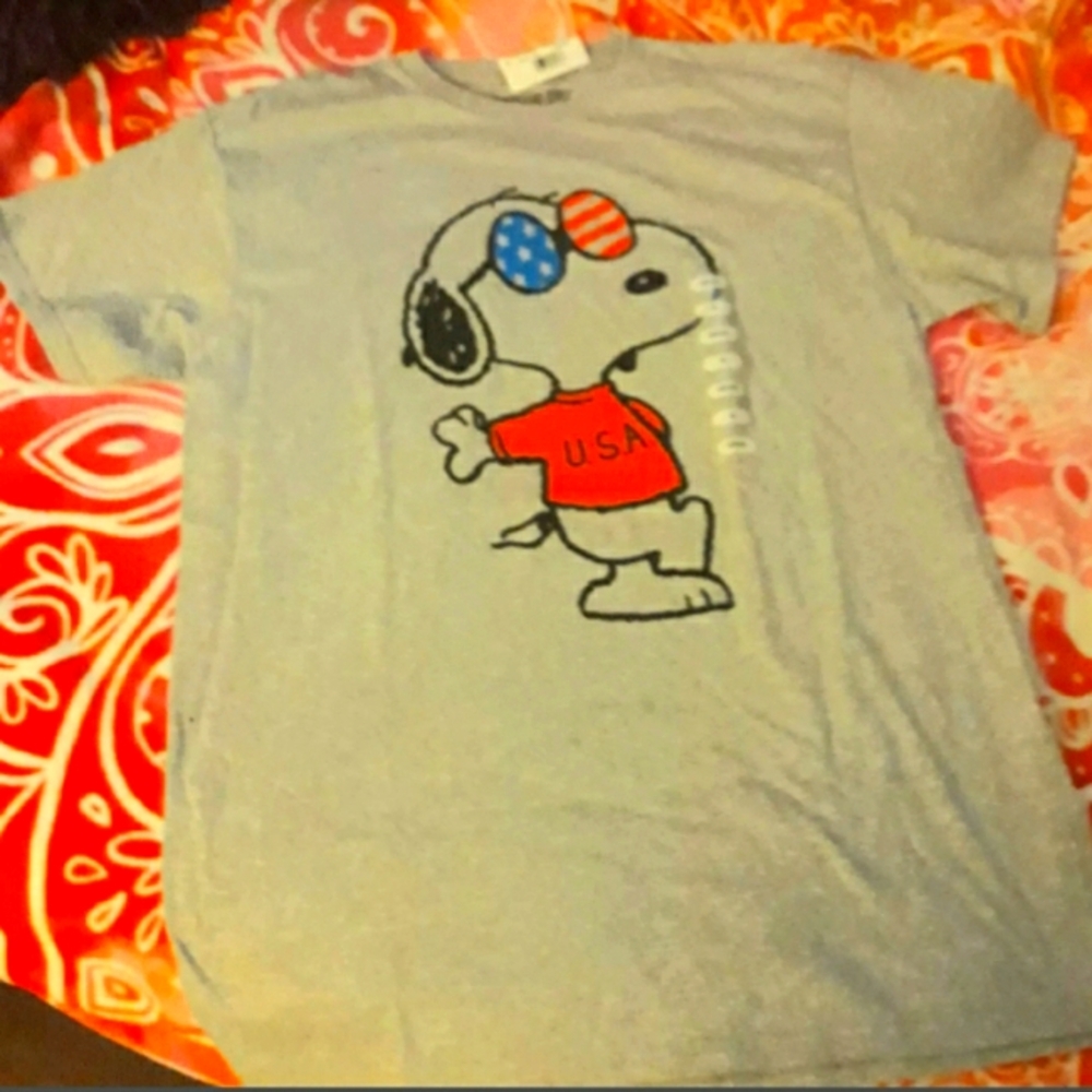Peanuts "Snoopy" Joe Cool Men's M T-Shirt NWT